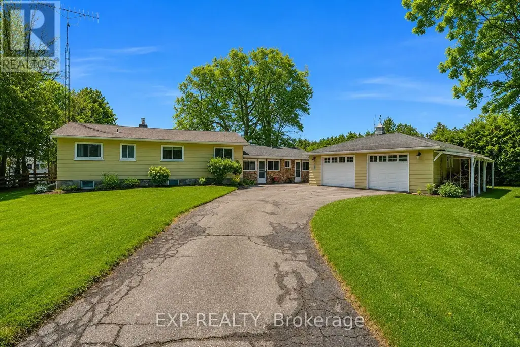 561 Duclos Point Road, Georgina (Virginia)